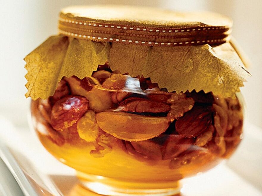 hunaja -tinktuura pähkinöillä tehon lisäämiseksi