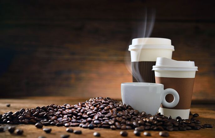 kahvi on kielletty tuote, kun käytät vitamiinia tehon parantamiseksi